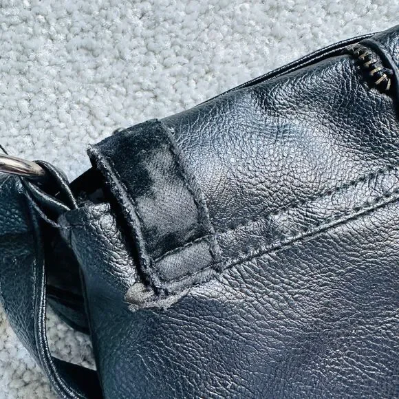 atmosphere studded Crossbody bag with fringe - Picture 10 of 13